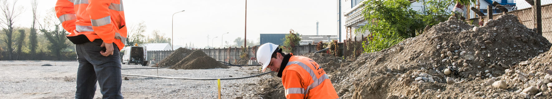 deux ouvriers sur un chantier